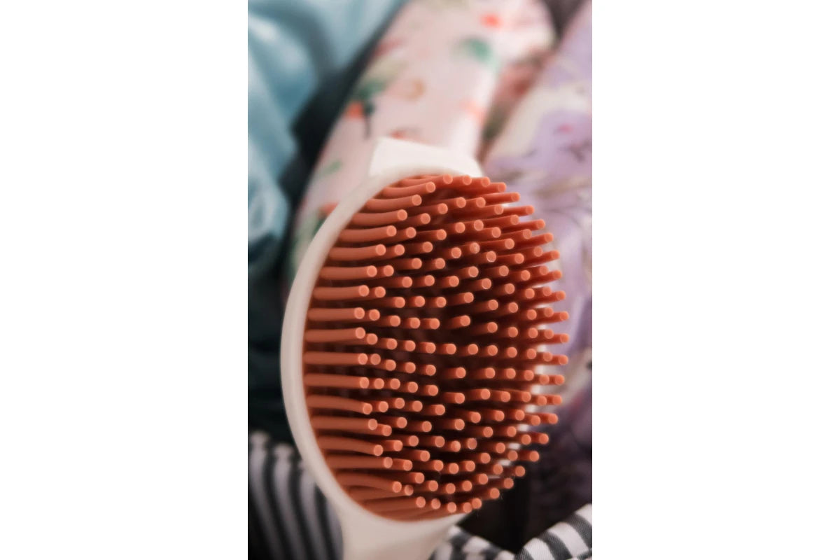 Nestling Silicone Nappy Brush